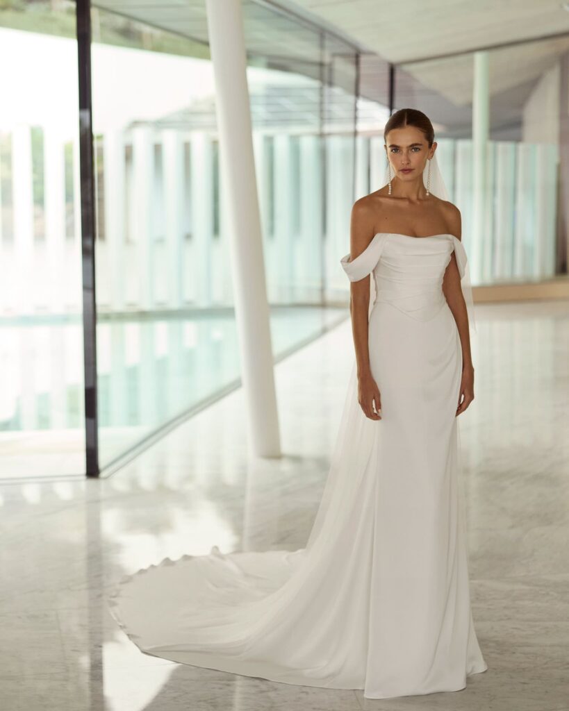 rosa clara_brautatelier ried_garazi_2k105_meerjungfrau_fitandflair_crepe_herzausschnitt_traegerlos_geknoepfter ruecken_clean_ivory_vorne_1 rosa clara_brautatelier ried_garazi_2k105_meerjungfrau_fitandflair_crepe_herzausschnitt_traegerlos_geknoepfter ruecken_clean_ivory_vorne_1