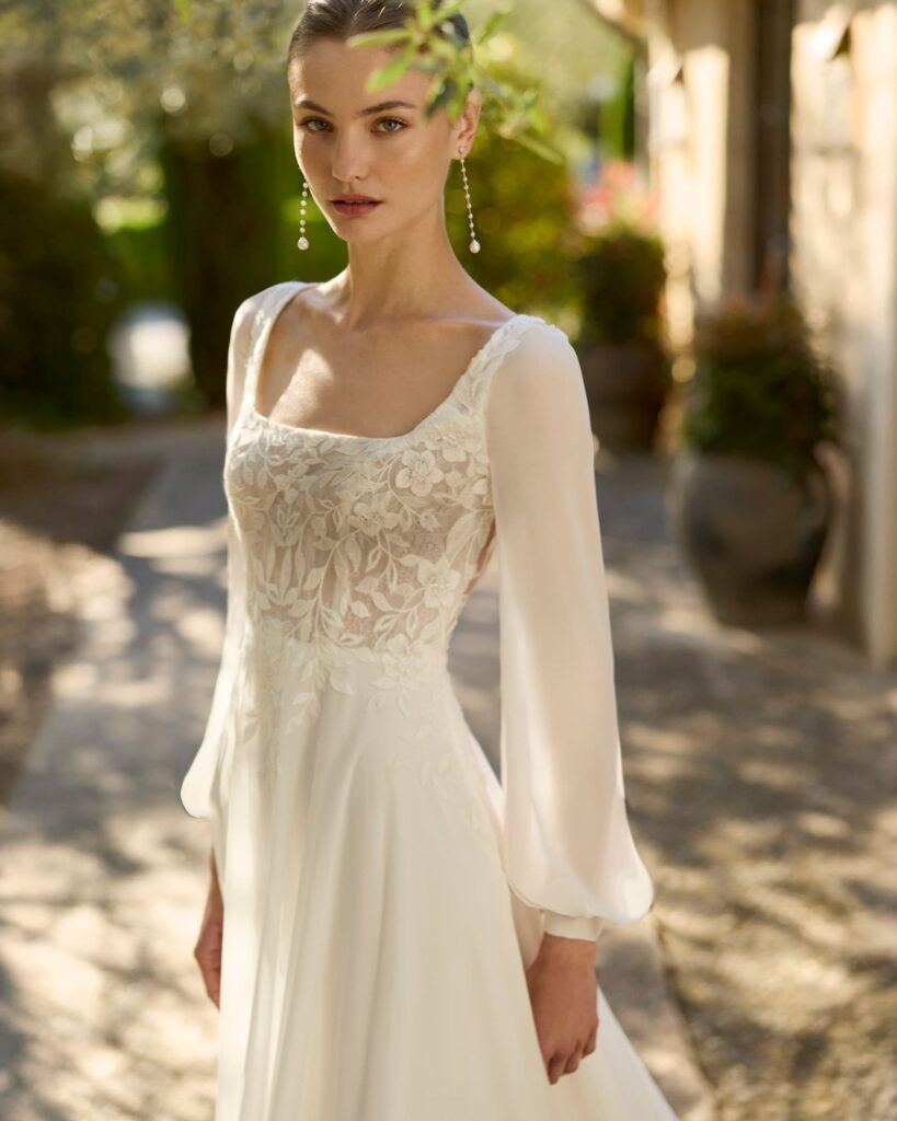 alma_brautatelier ried_marella_2b216_a-linie_georgette_karree-ausschnitt_illusion-ruecken_abnehmbare aermel_ivory_details_2