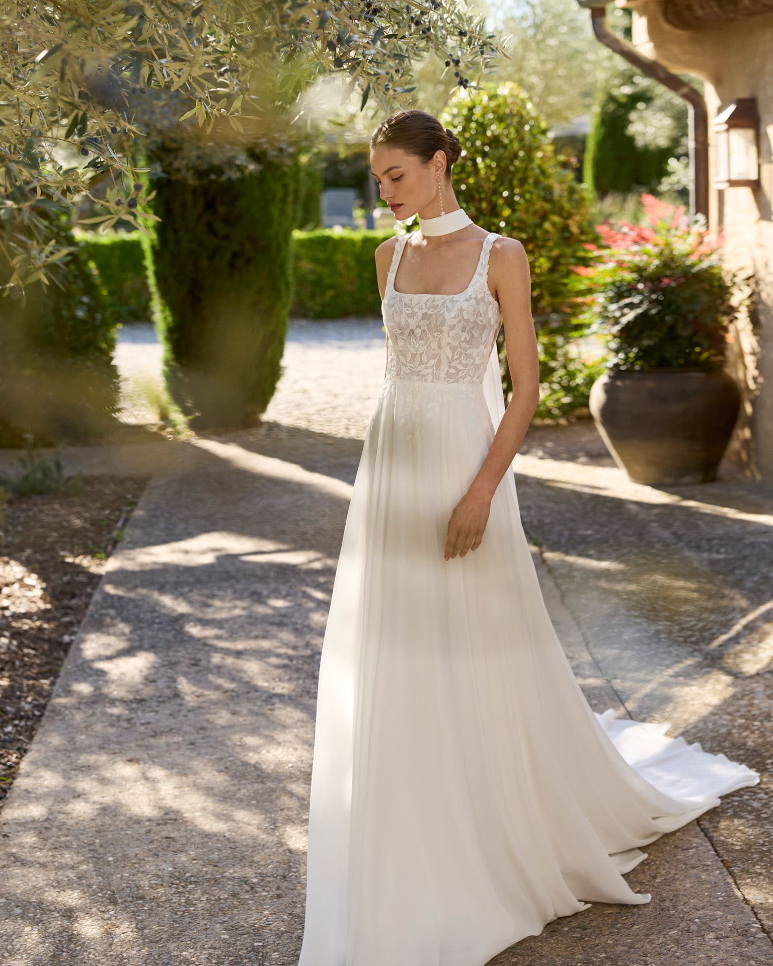 alma_brautatelier ried_marella_2b216_a-linie_georgette_karree-ausschnitt_illusion-ruecken_abnehmbare aermel_ivory_vorne_1
