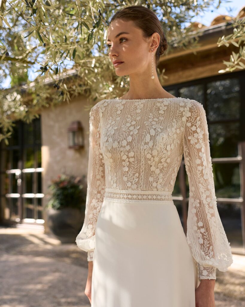 alma_brautatelier ried_marion_2b219_a-linie_georgette_schleppe_spitze_perle_carmenausschnitt_v-ruecken_puffaermel_ivory_details_2