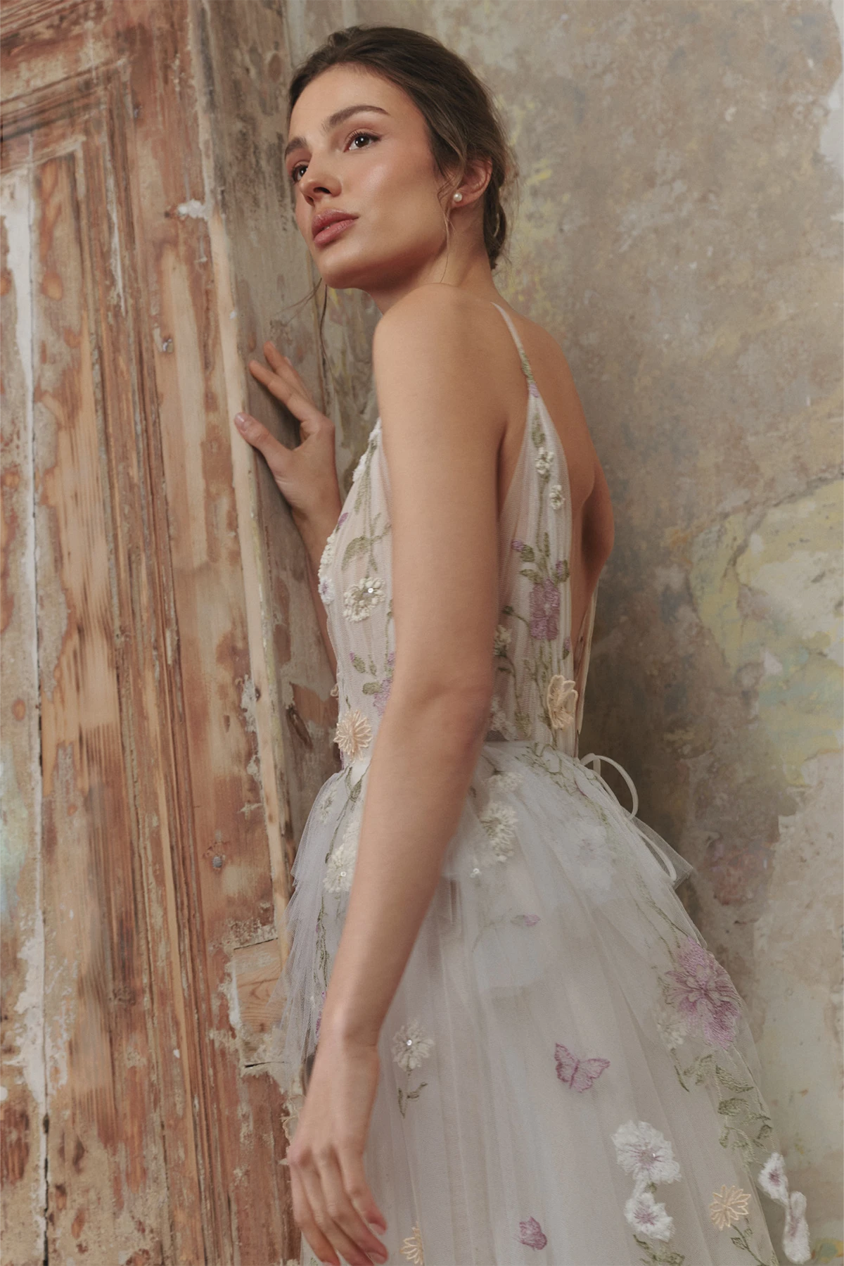 anna kara_brautatelier ried_alessia_boho_chiffon_blumenspitze_spaghettitraeger_ivory_details_2