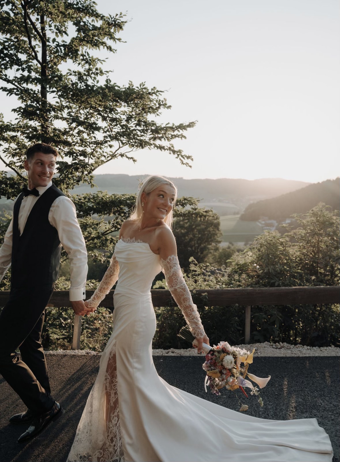 brautatelier-ried_real-bride_sandra-ebner_wearethecklick_herms-bridal_isachsen_7.jpeg