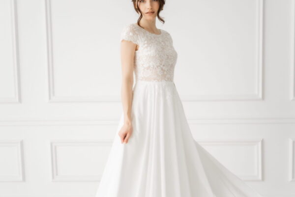 esther hofmann-brautatelier ried-samira-1-26-1002-boho-chiffon-kurzarm-blumenspitze-v-ruecken-ivory-vorne-2 esther hofmann-brautatelier ried-samira-1-26-1002-boho-chiffon-kurzarm-blumenspitze-v-ruecken-ivory-vorne-2