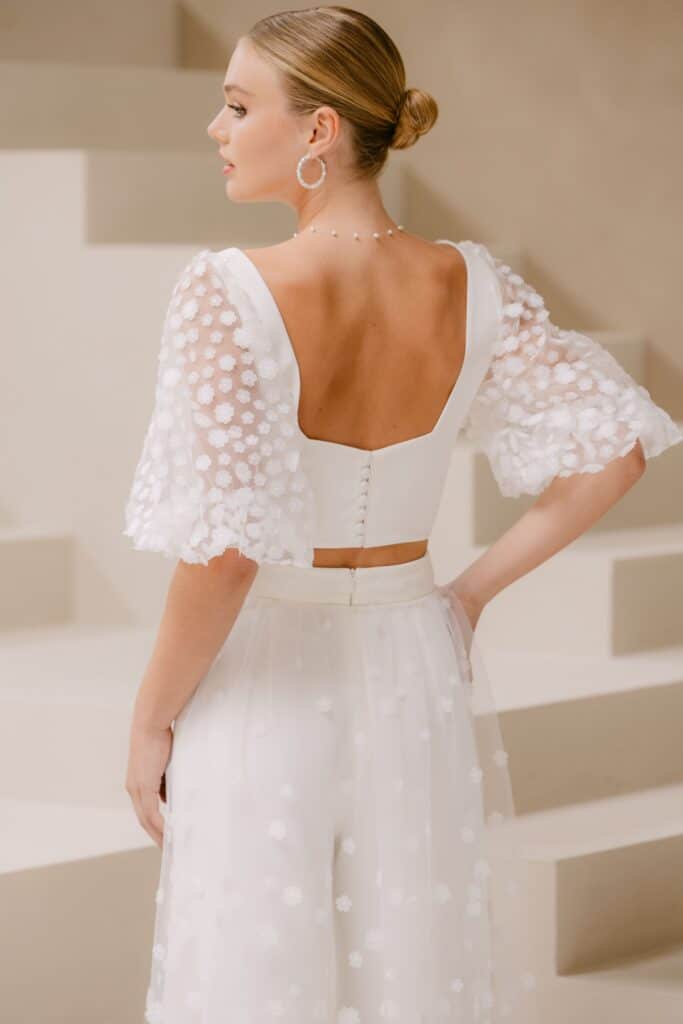 marylise_brautatelier ried_greta_top_crepe_tuell_dreidimensionale_floraler tuell_herzausschnitt_v-taille_ivory_ruecken_1