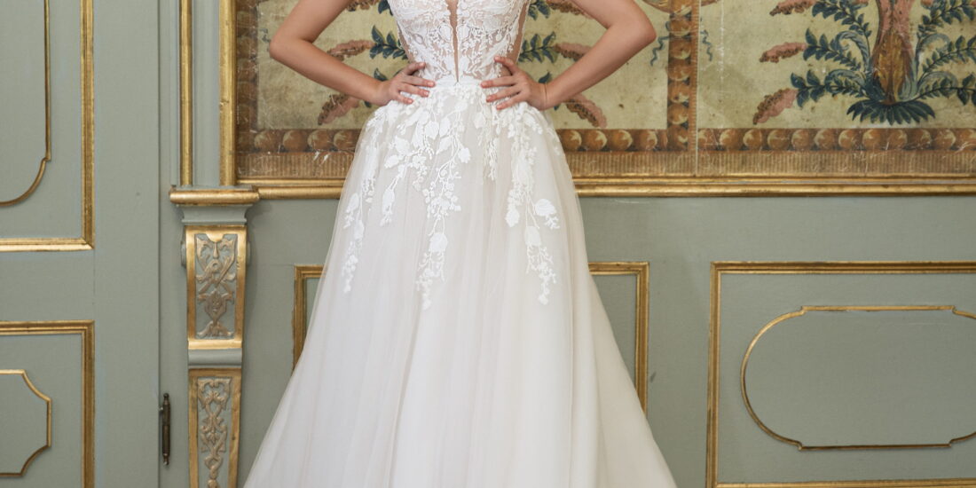 annais-brautatelier ried-aida-vintage prinzessin-spitze-langarm-cutouts-tuell-schleppe-ivory-vorne-4