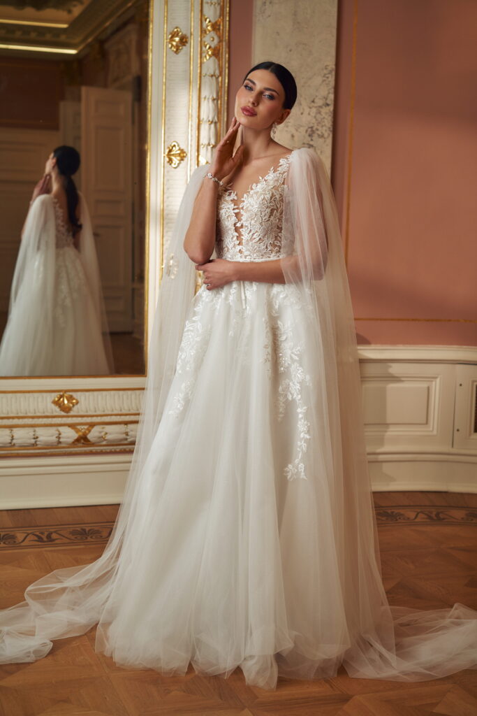 annais-brautatelier ried-cosmella-prinzessin-tuell-spitze-v-ausschnitt-v-ruecken-ivory-vorne-2