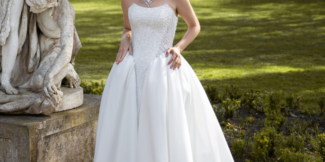 annais-brautatelier ried-evangaline-korsage-barock-schnitt-ivory-vorne-3