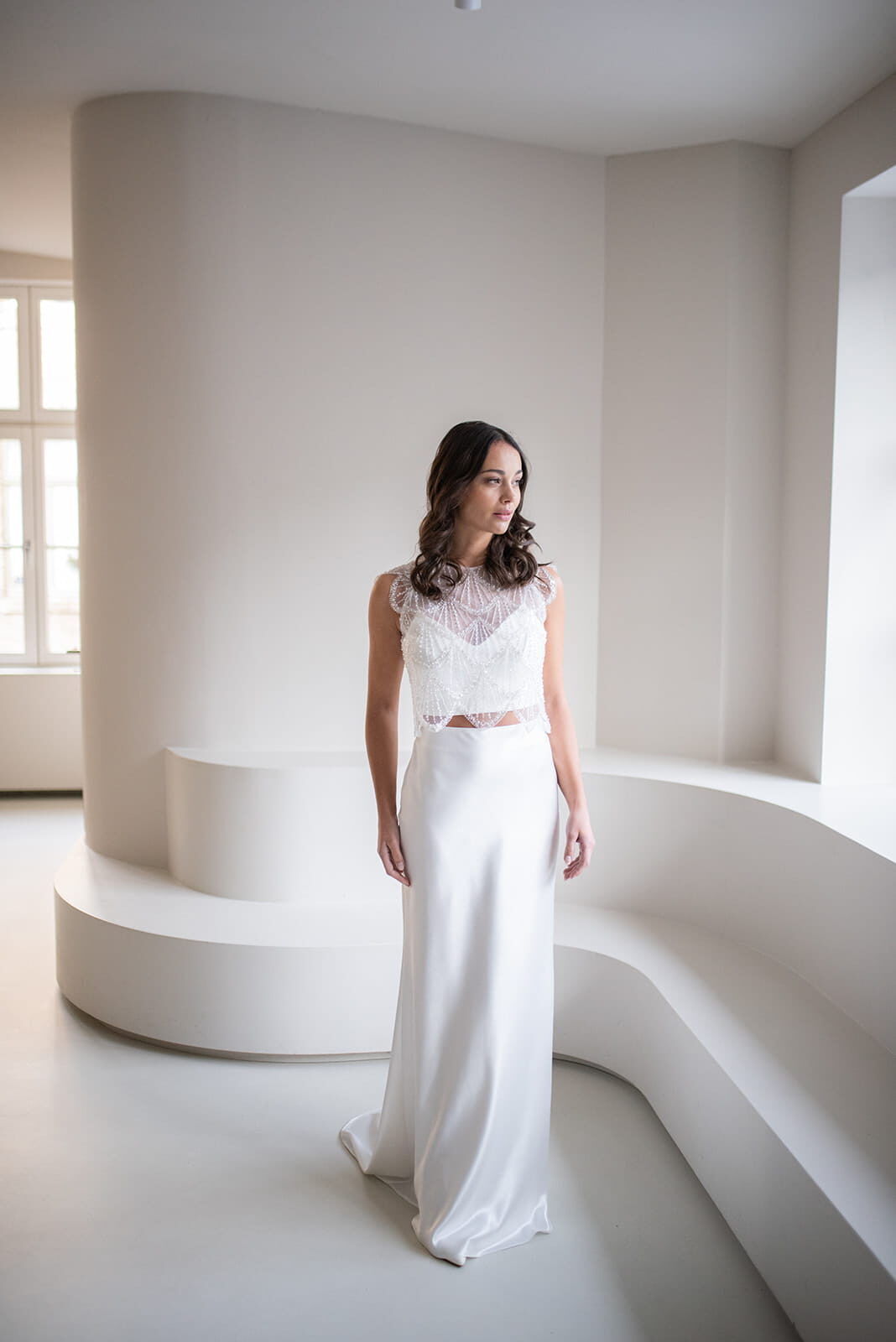 labude-brautatelier ried-malou-topper-top-breitere traeger-geometrische spitze-pailletten-glitzer-tuell-ivory-vorne-5