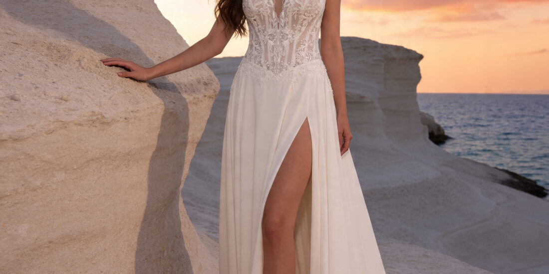 monica loretti-brautatelier ried-8404-a-linie-chiffon-spitze-traeger-v-ausschnitt-v-ruecken-beinschlitz-ivory-nude-vorne-1